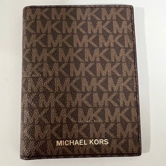 Michael Kors Woman’s Wallet - Picture 1 of 10